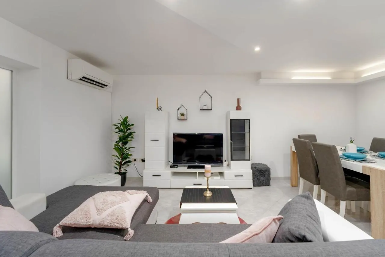 Apartment Adriatic Novigrad